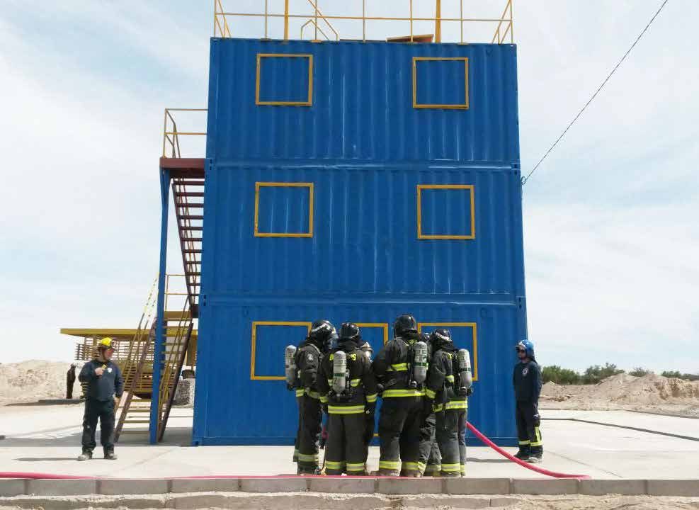 Torre de humo para entrenamiento de evacuación y búsqueda